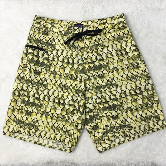 Patagonia Men's Swimming Trunks Size 31 Yellow and Green Surf Beach - Picture 1 of 11